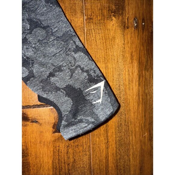 Gymshark Women’s Size XS Adapt Camo Seamless Cinch Crop Open Back Top Black EUC - Picture 3 of 7